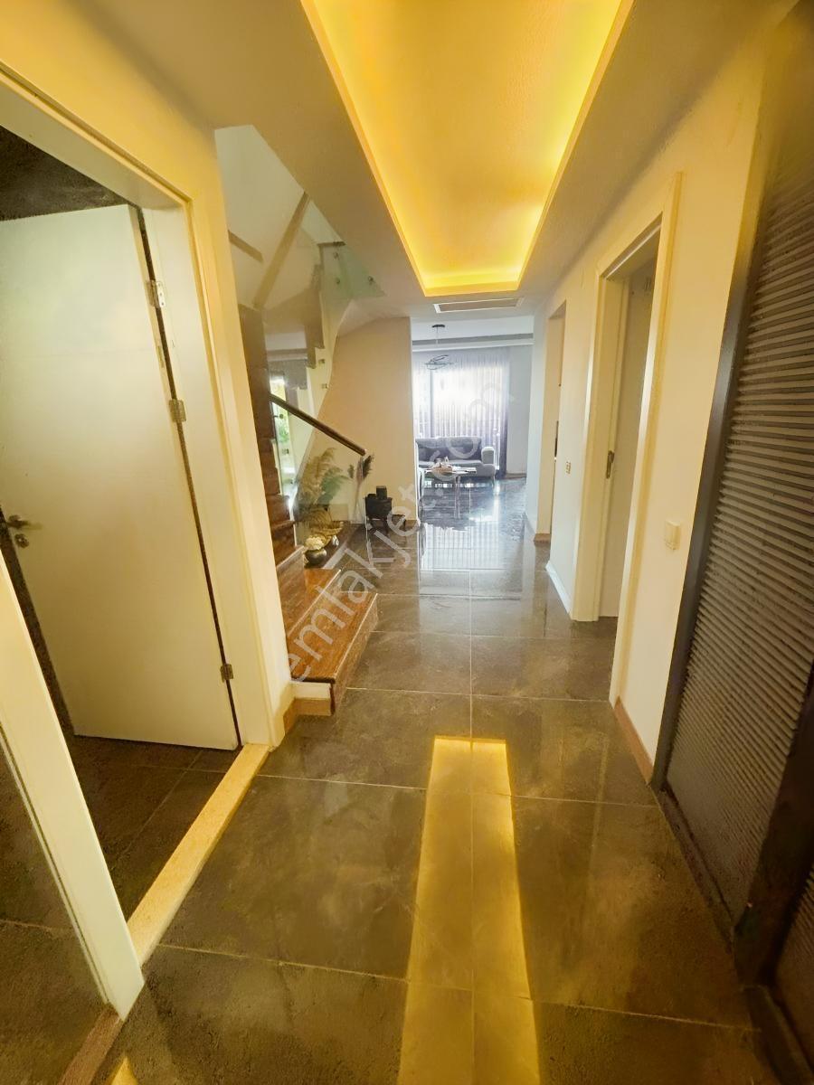 Kuşadası Kadınlar Denizi'nde Deniz Manzaralı Müstakil 3+1 Villa — fotoğraf 22
