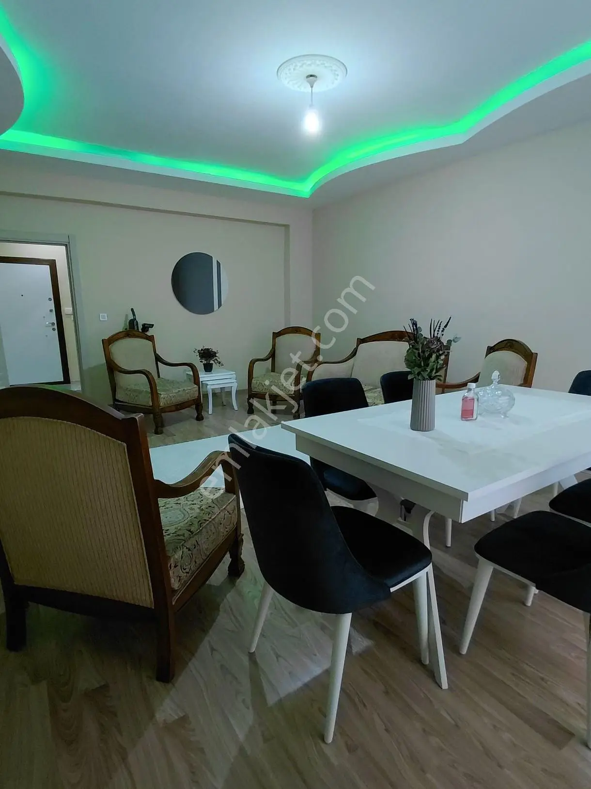 Koç Emlaktan Satılık 3+1 Daire — fotoğraf 5