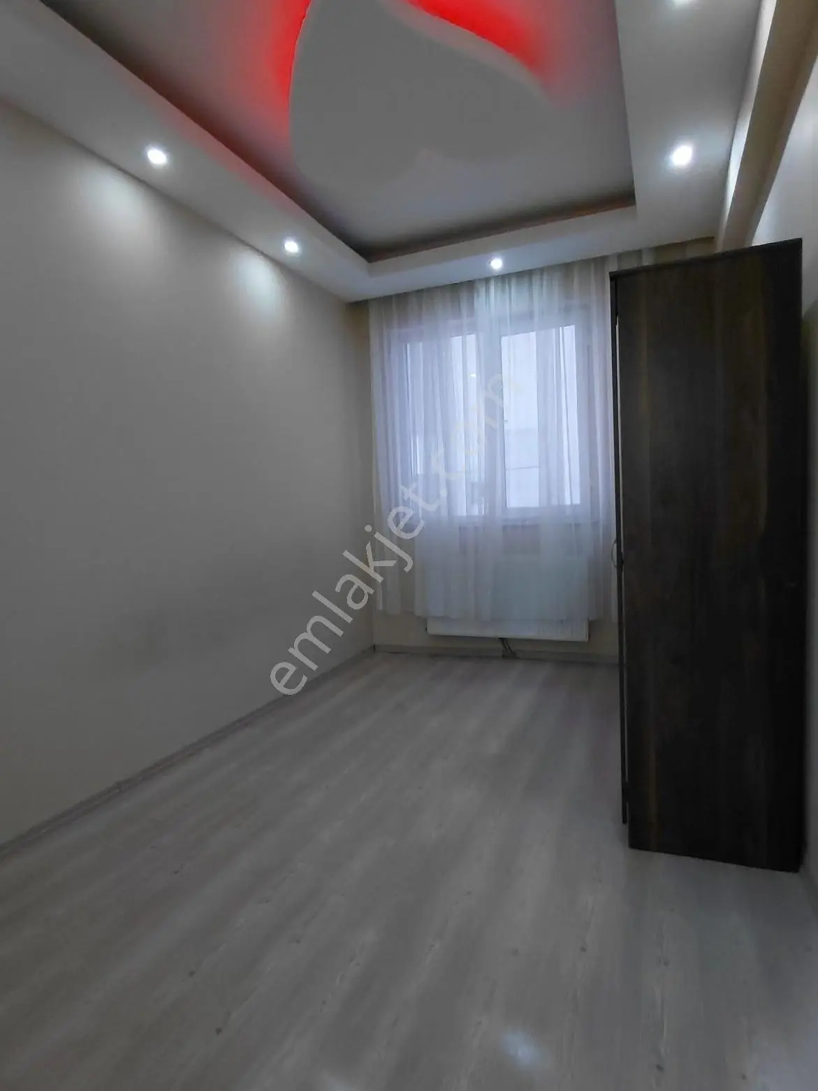 Koç Emlaktan Satılık 3+1 Daire — fotoğraf 17