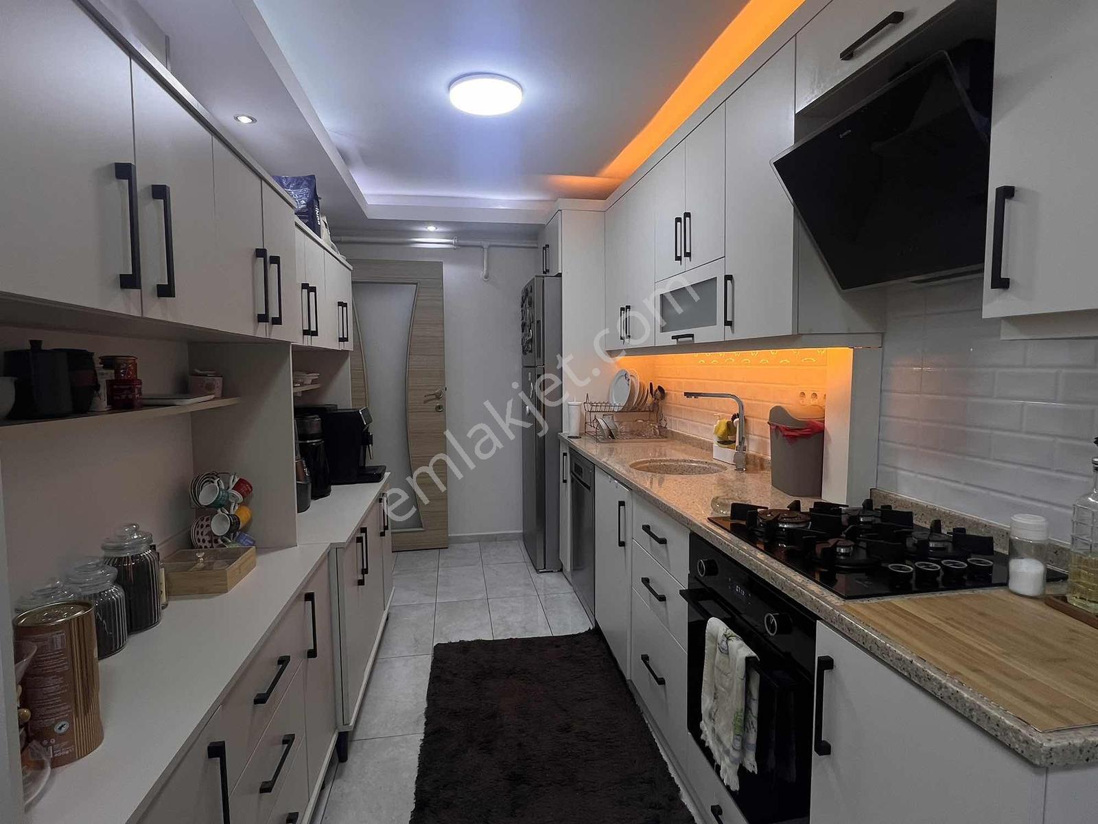 Hatay Noktada Düzlük Konumda 3+1 Yüksek Giriş Ara-Kat Satılık