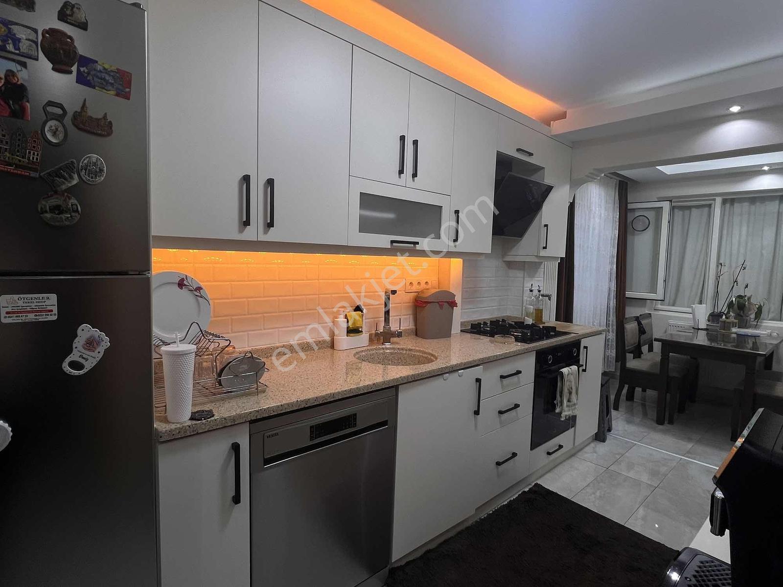 Hatay Noktada Düzlük Konumda 3+1 Yüksek Giriş Ara-kat Satılık — fotoğraf 4