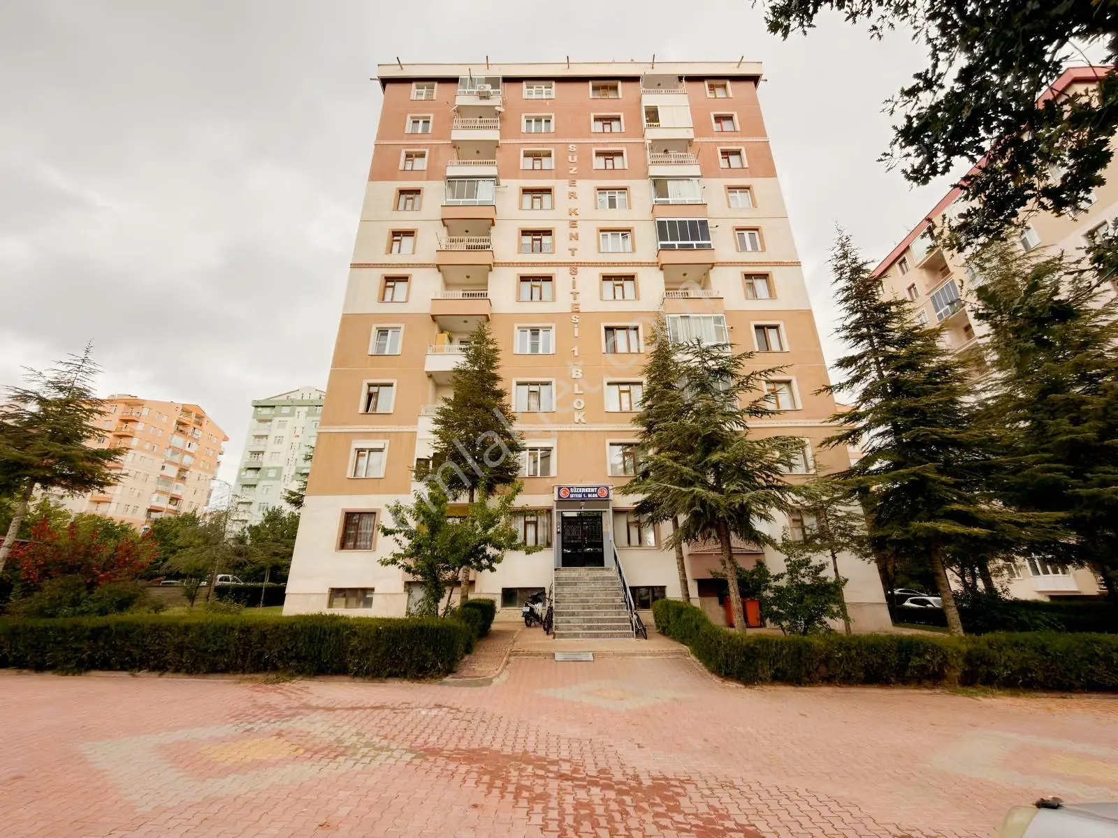 Bosna-Hersek Mahallesi Süzerkent Sitesinde Lüks Yenilenmiş Daire