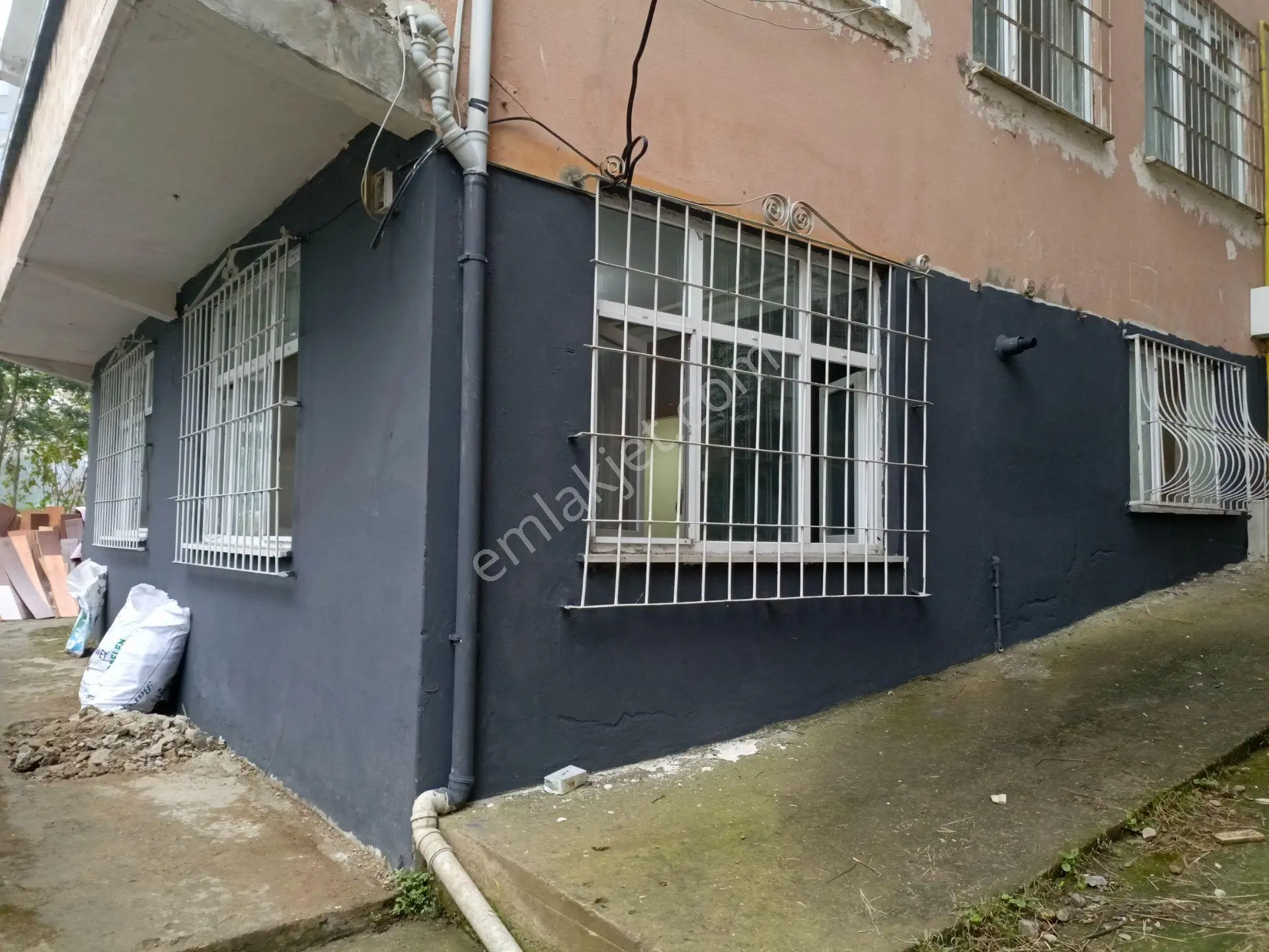 Yapıtürk Gayrimenkul’den Rize Merkez Tophane’de Satılık Bahçe Katlı 2+1 Daire — fotoğraf 6