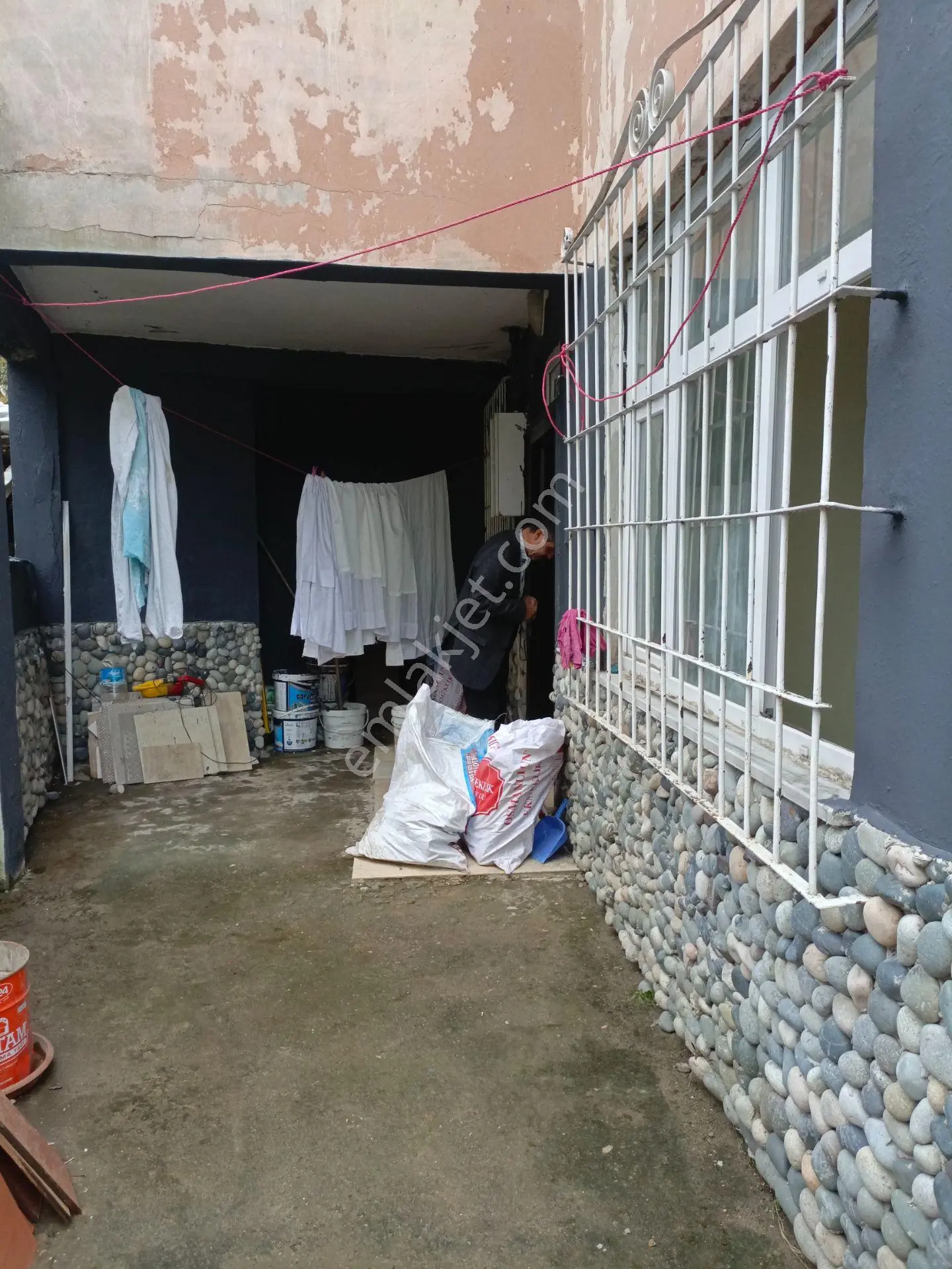 Yapıtürk Gayrimenkul’den Rize Merkez Tophane’de Satılık Bahçe Katlı 2+1 Daire — fotoğraf 8