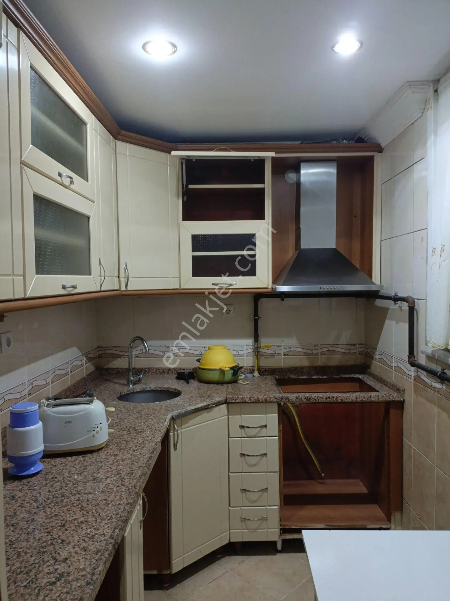 Yapıtürk Gayrimenkul’den Rize Merkez Tophane’de Satılık Bahçe Katlı 2+1 Daire — fotoğraf 20