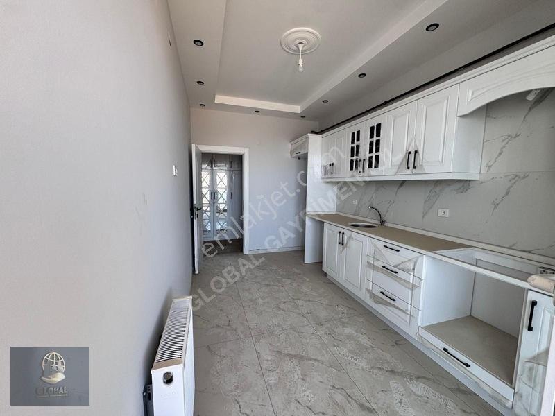 Çorlu Çobançeşme Bulvarcephe Sıfır E.banyolu 3+1 — fotoğraf 2