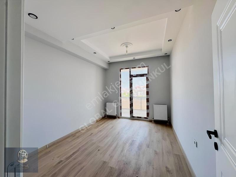 Çorlu Çobançeşme Bulvarcephe Sıfır E.banyolu 3+1 — fotoğraf 17