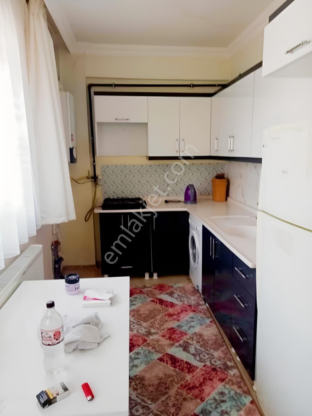 Üniversitenin 2.kapısında Kiracılı Yüksek Giriş Satılık 1 + 1 — fotoğraf 3