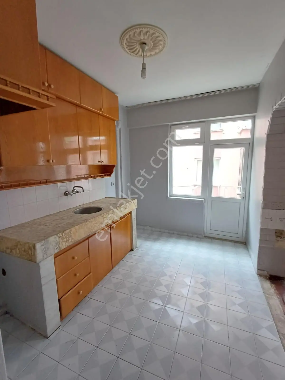 Fevzi Çakmak Mahallesinde İçi Temiz Bakımlı Satılık Daire — fotoğraf 2