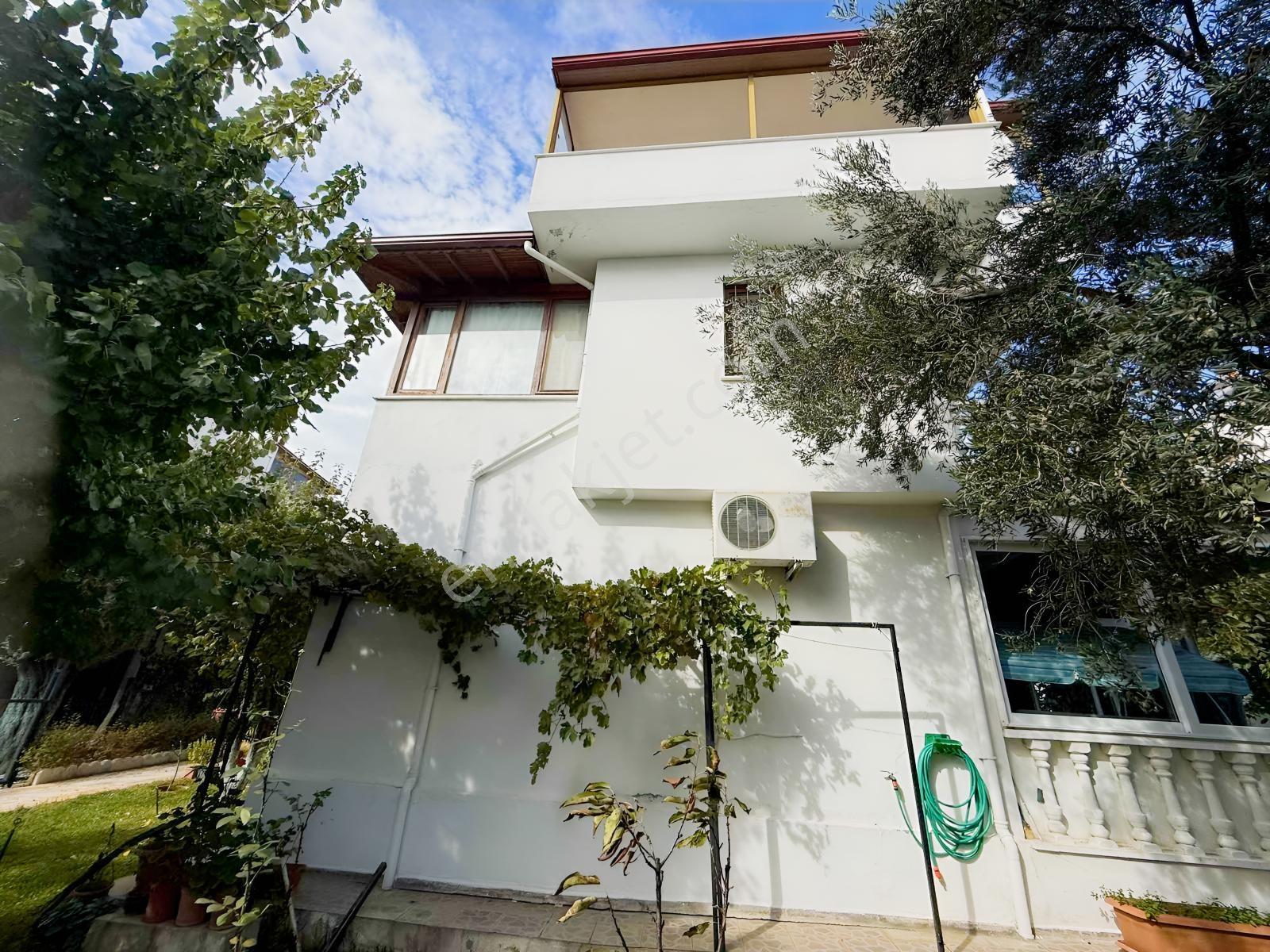 Aleyna Sitesinde Havuzlu Villa — fotoğraf 11