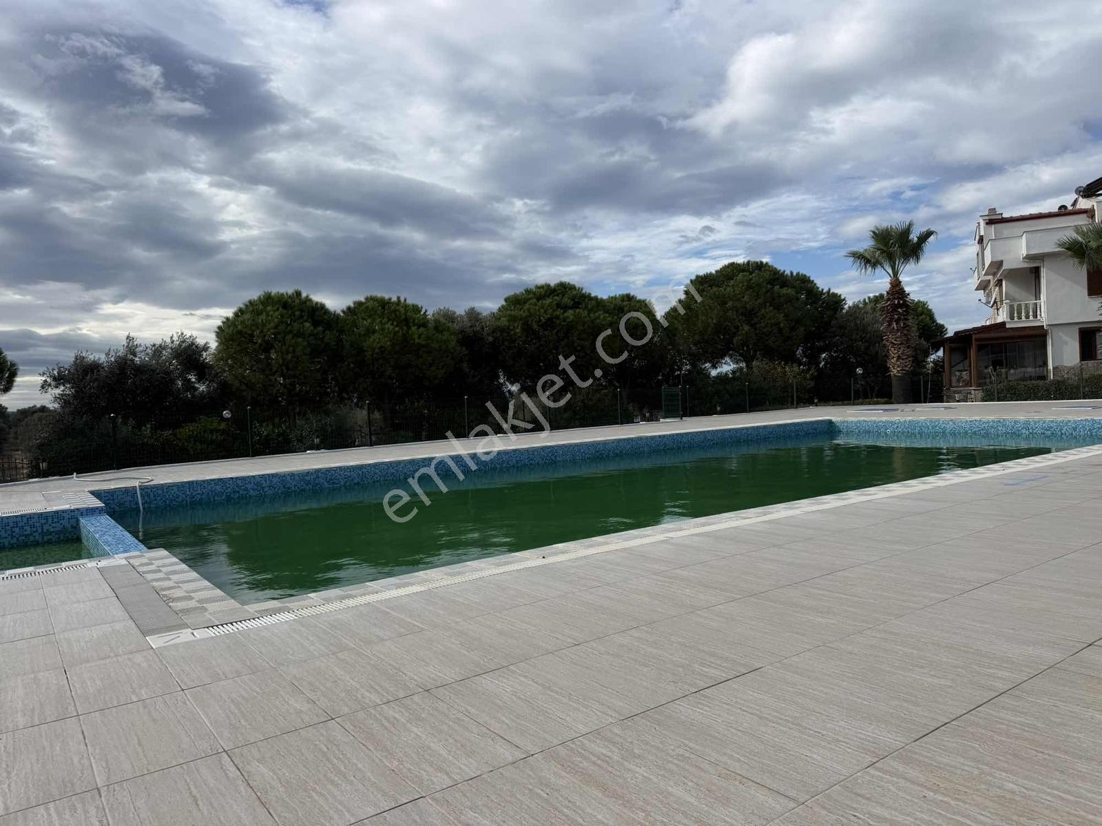 Aleyna Sitesinde Havuzlu Villa — fotoğraf 14