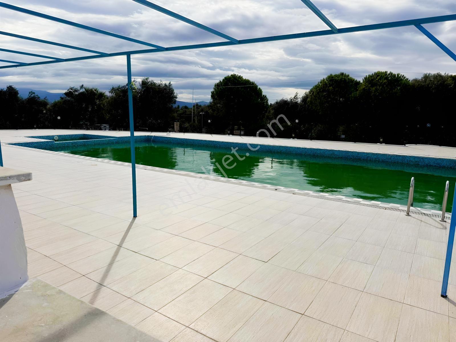 Aleyna Sitesinde Havuzlu Villa — fotoğraf 18