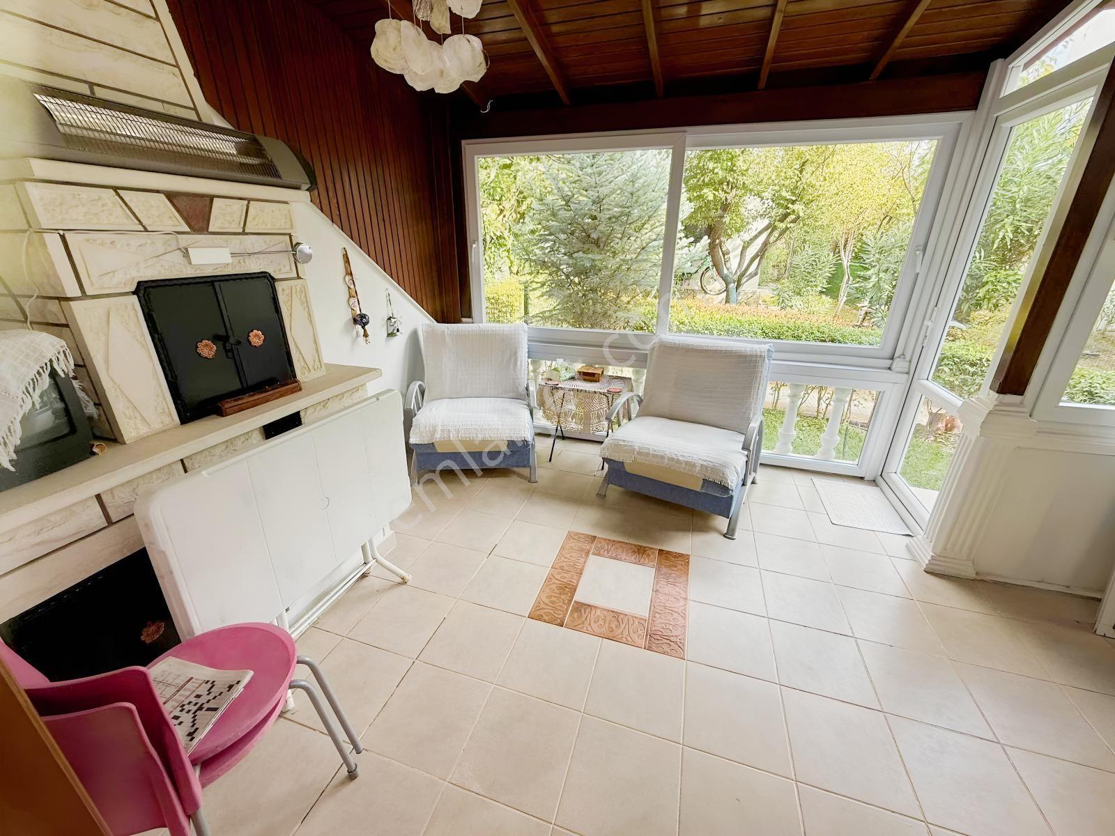 Aleyna Sitesinde Havuzlu Villa — fotoğraf 22
