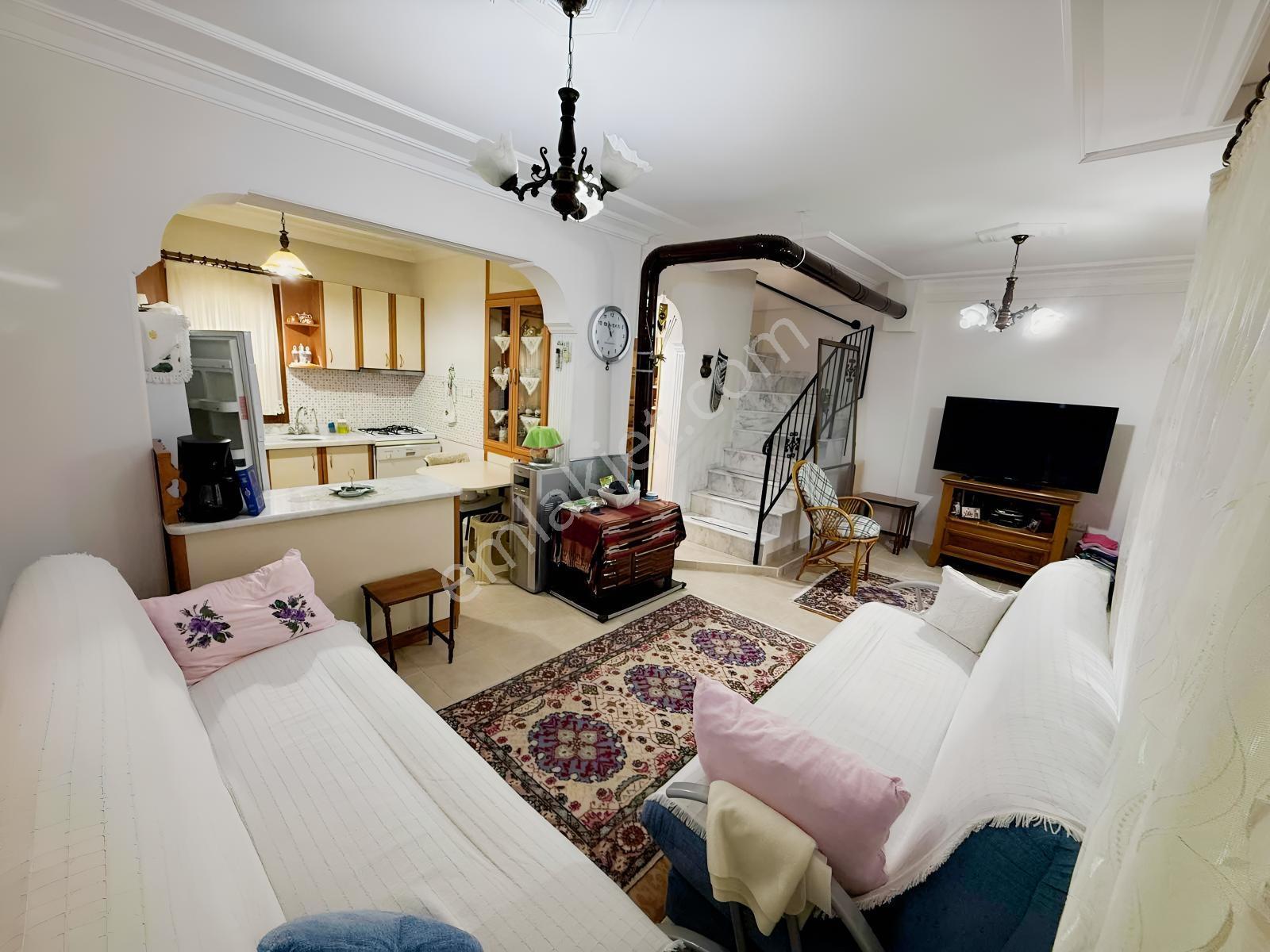 Aleyna Sitesinde Havuzlu Villa — fotoğraf 25