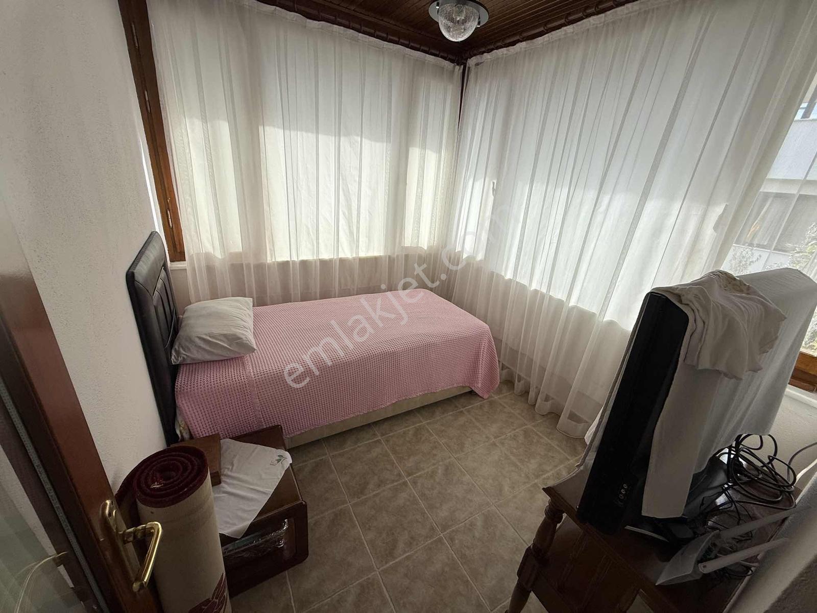 Aleyna Sitesinde Havuzlu Villa — fotoğraf 28