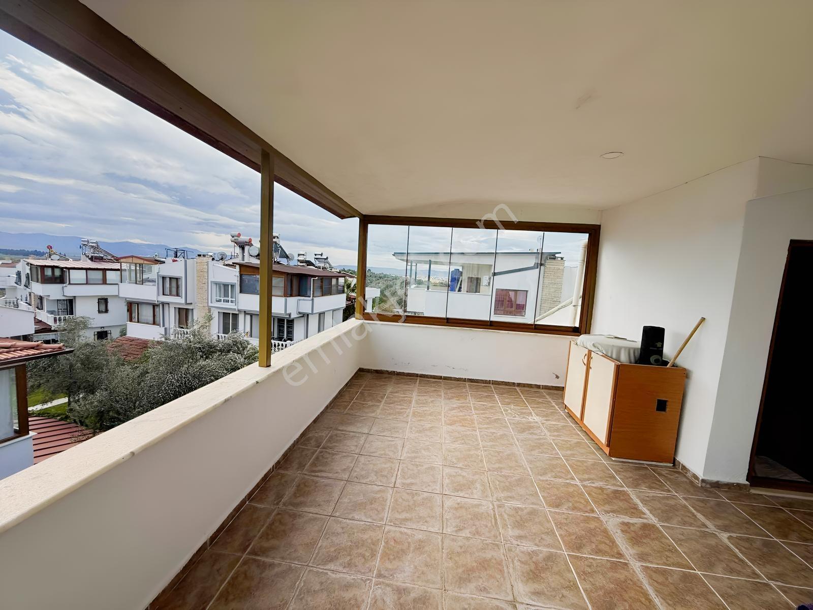 Aleyna Sitesinde Havuzlu Villa — fotoğraf 34