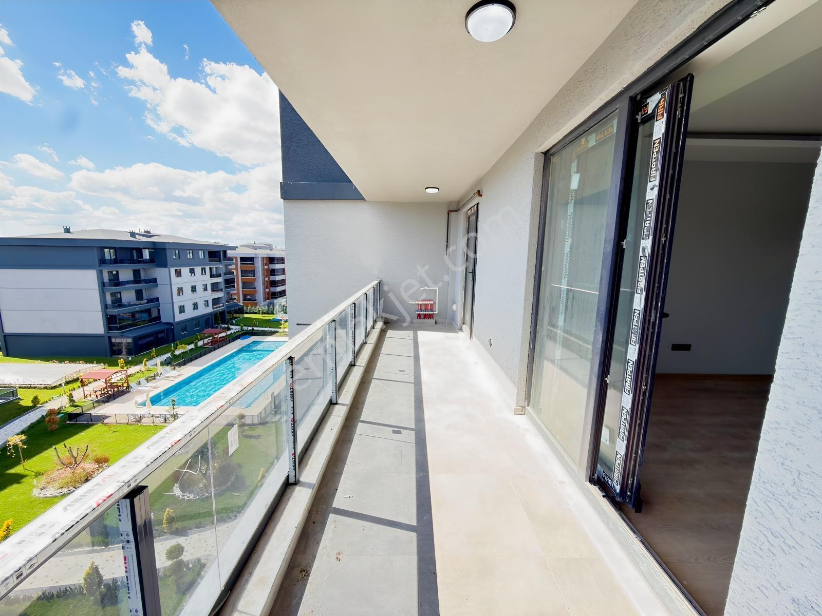 Var'dan Çerkezköy Tepe'de Sıfır Site İçerisinde Lüxx 3+1 Dairee — fotoğraf 12
