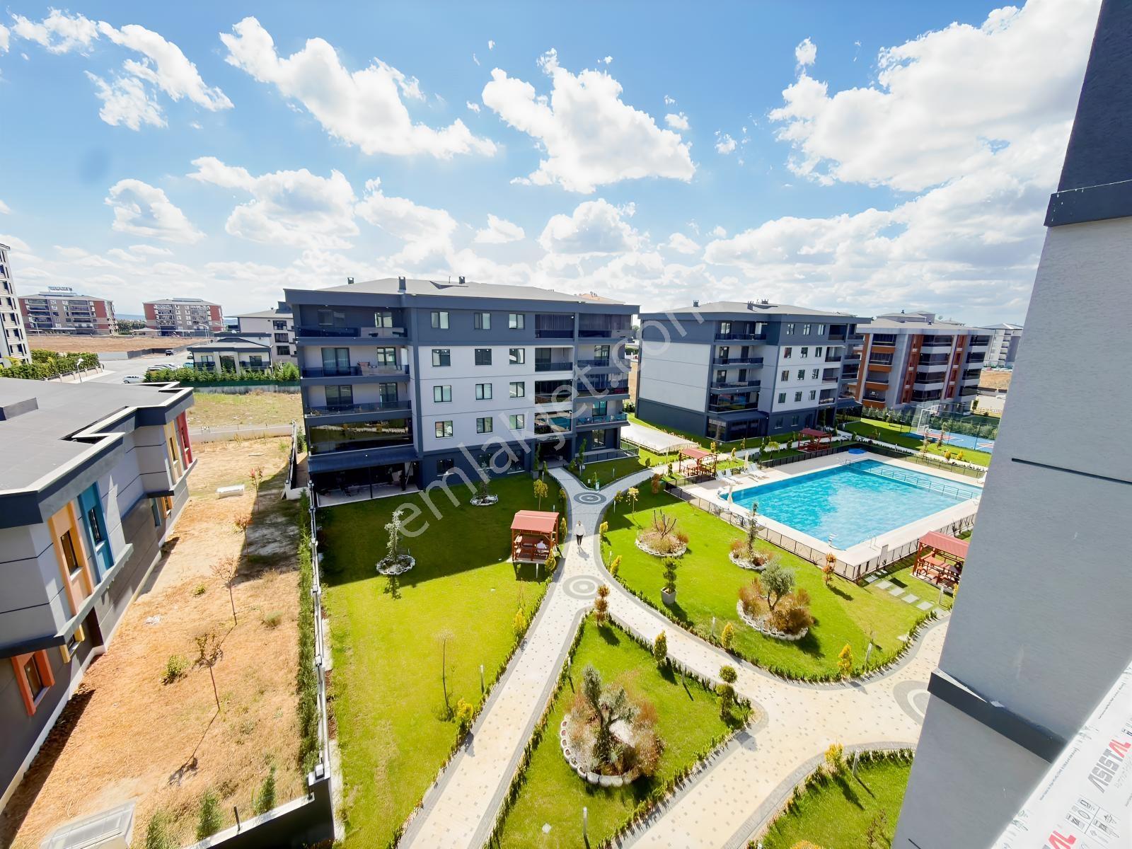 Var'dan Çerkezköy Tepe'de Sıfır Site İçerisinde Lüxx 3+1 Dairee — fotoğraf 14