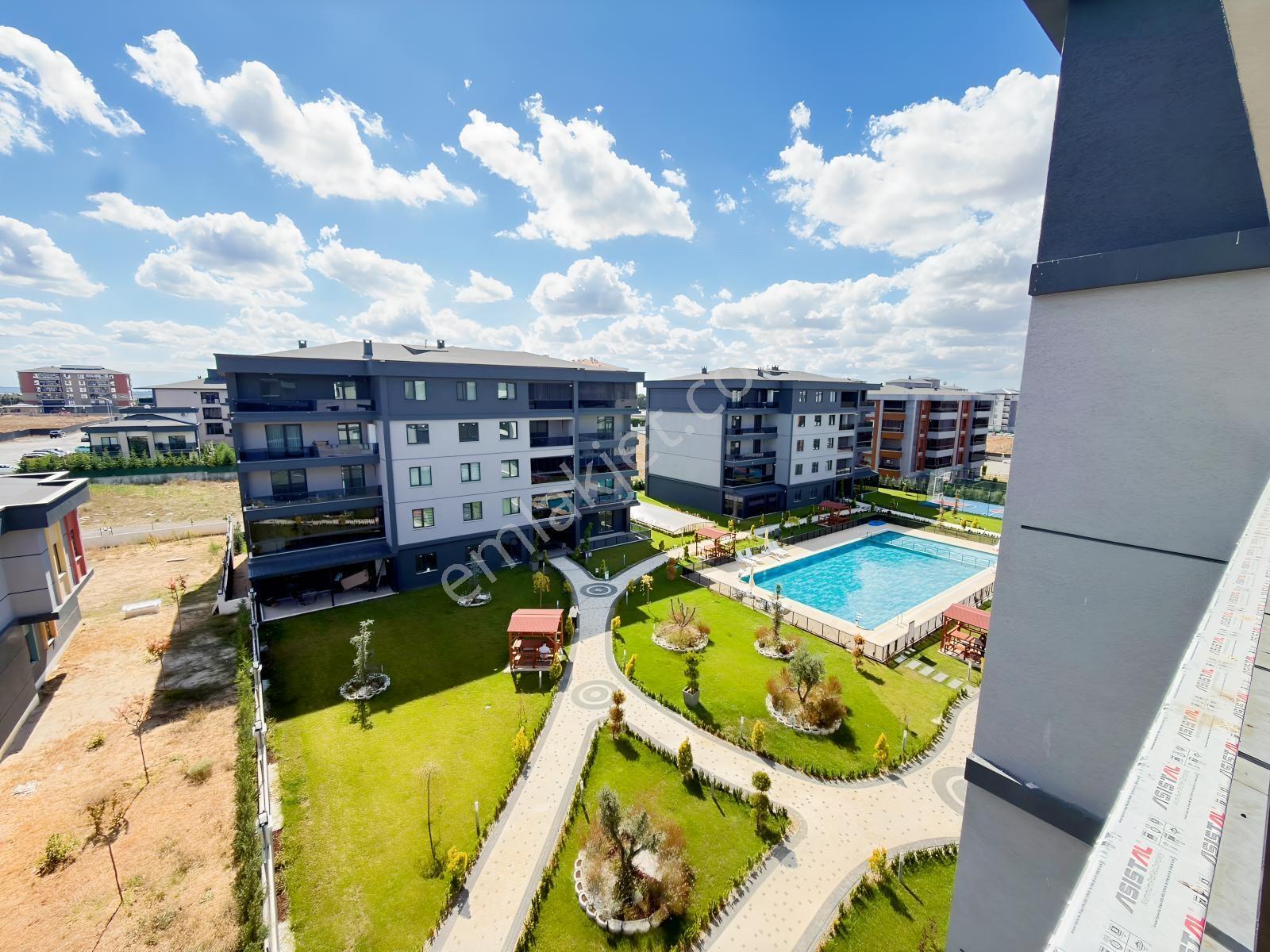 Var'dan Çerkezköy Tepe'de Sıfır Site İçerisinde Lüxx 3+1 Dairee — fotoğraf 16