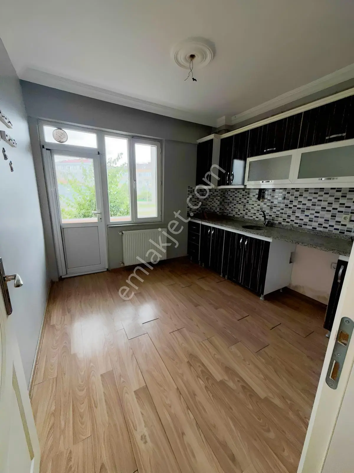 Çerkezköy Fatih Mahallesinde Huzur Evi Altında 3+1 Satılık — fotoğraf 5
