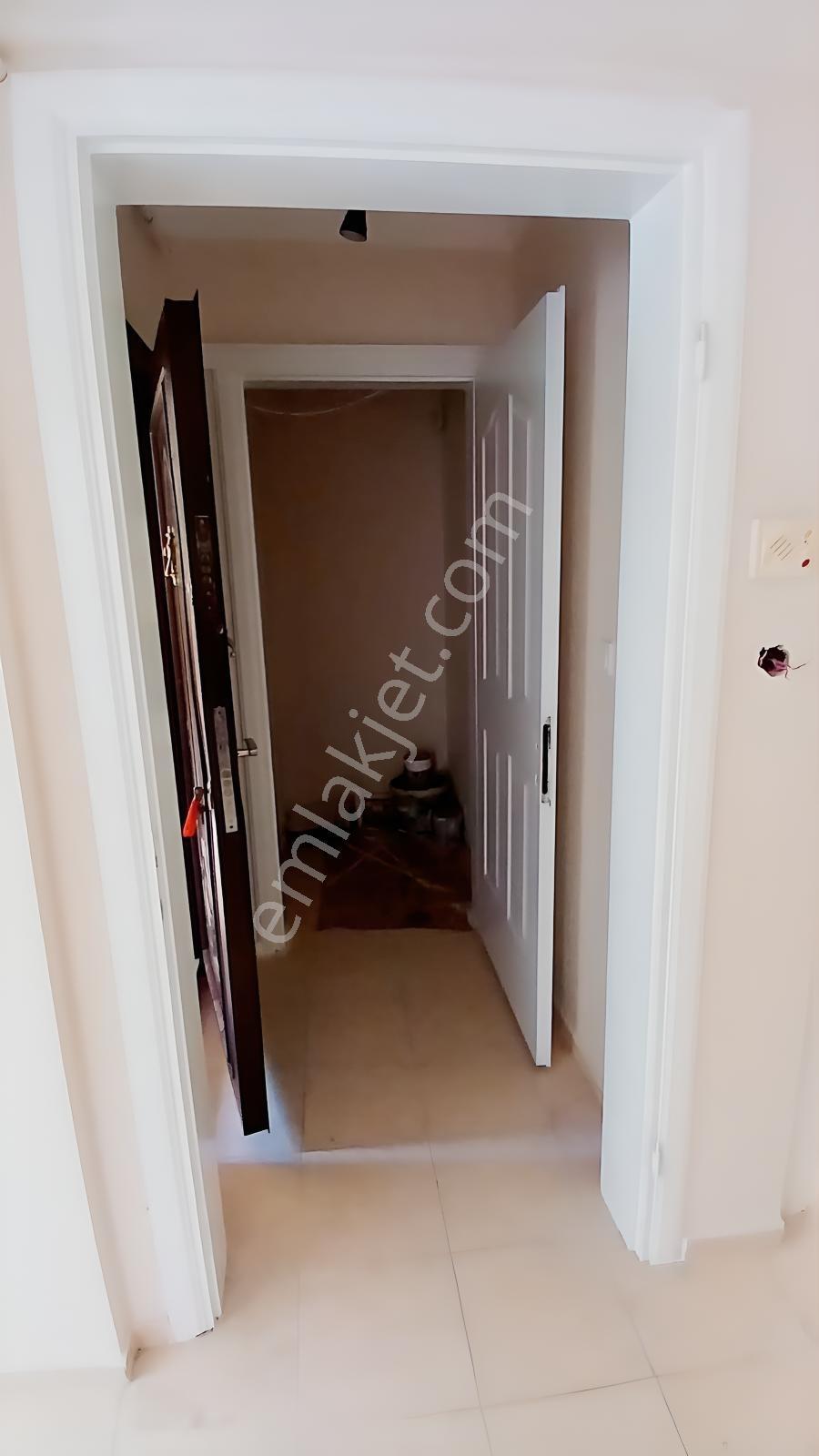 Buca Barış Mahallesinde Kız Kulesi Geniş Metrekareli 3+1 Daire — fotoğraf 8