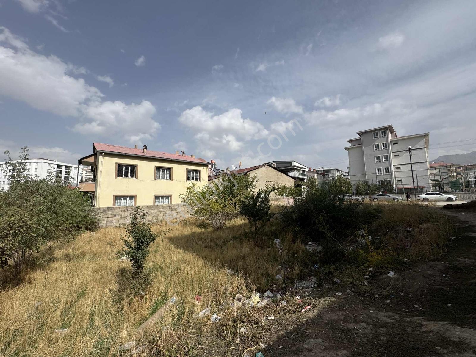 İkinisan Caddesi Yanı Satılık 660 M² Arsa