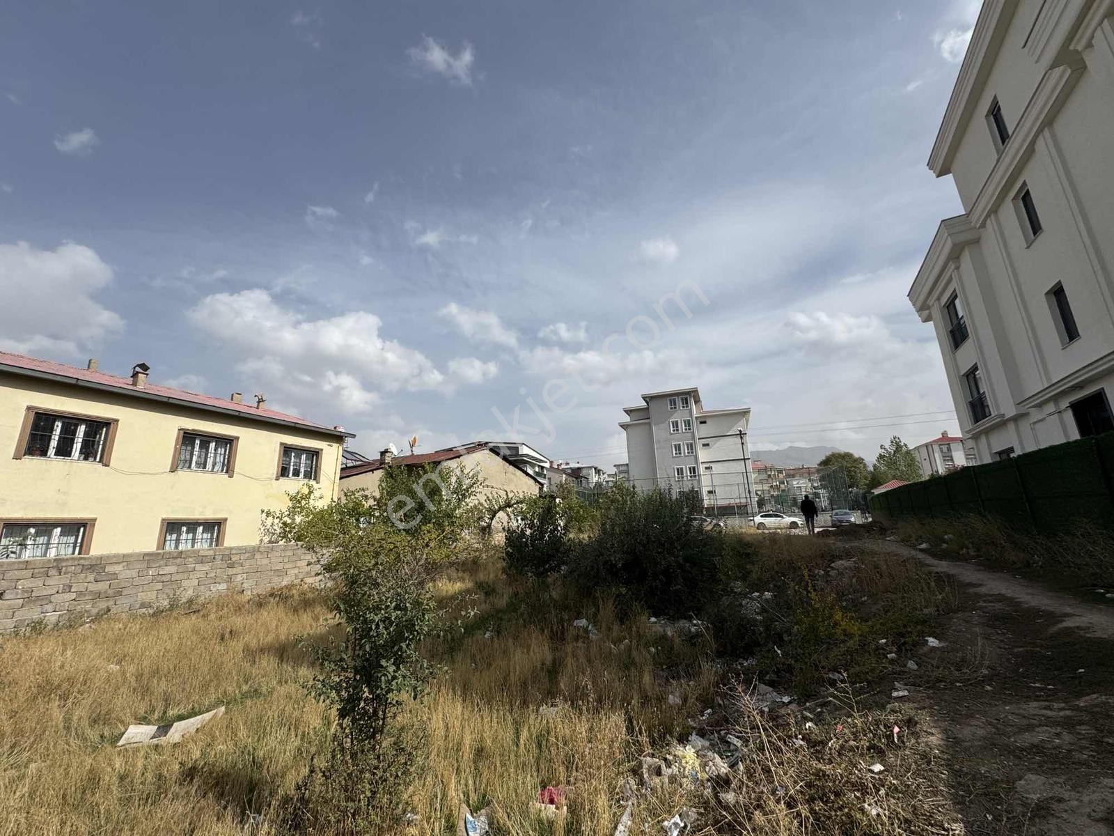 İkinisan Caddesi Yanı Satılık 660 M² Arsa — fotoğraf 2