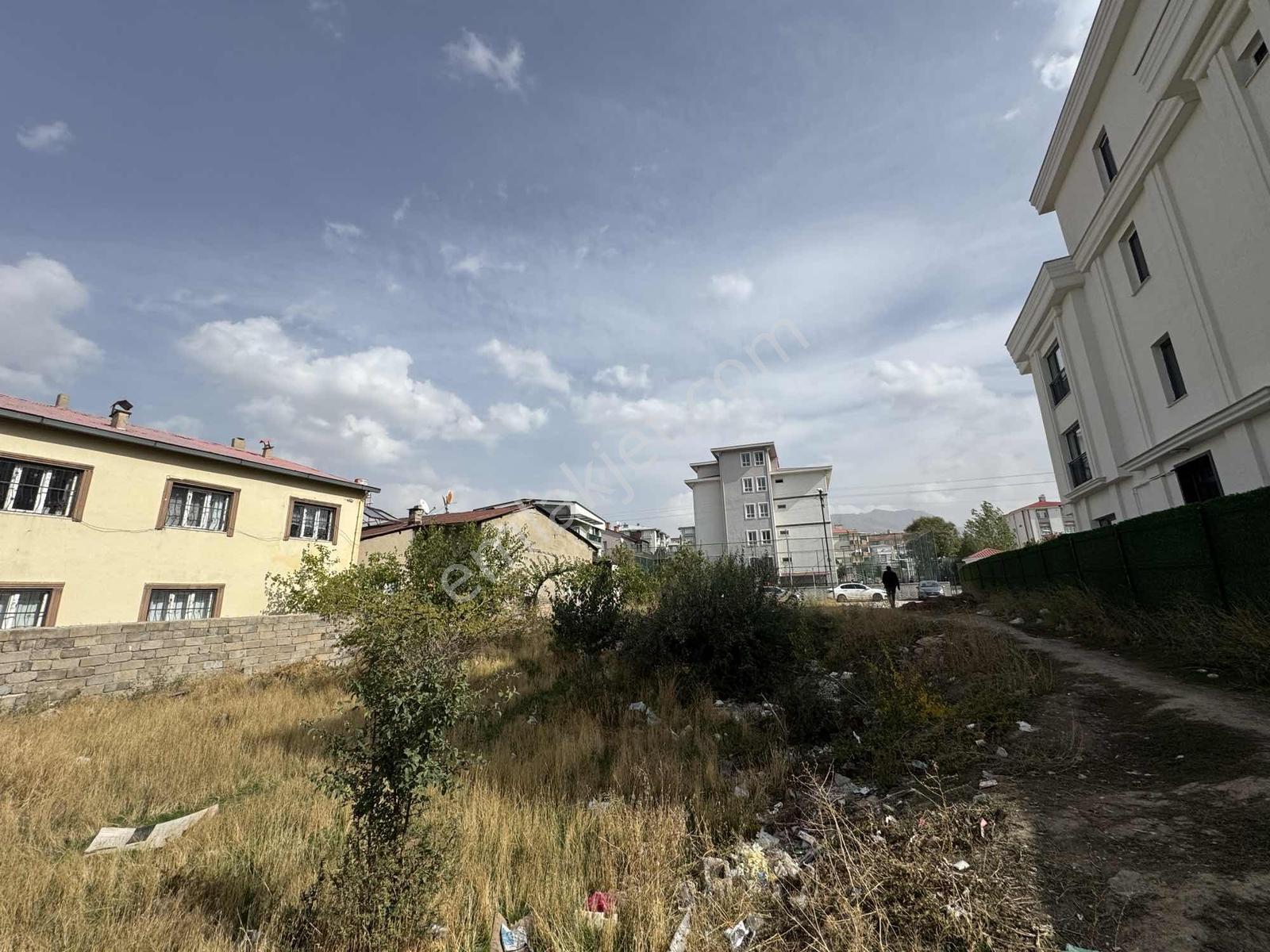 İkinisan Caddesi Yanı Satılık 660 M² Arsa — fotoğraf 8