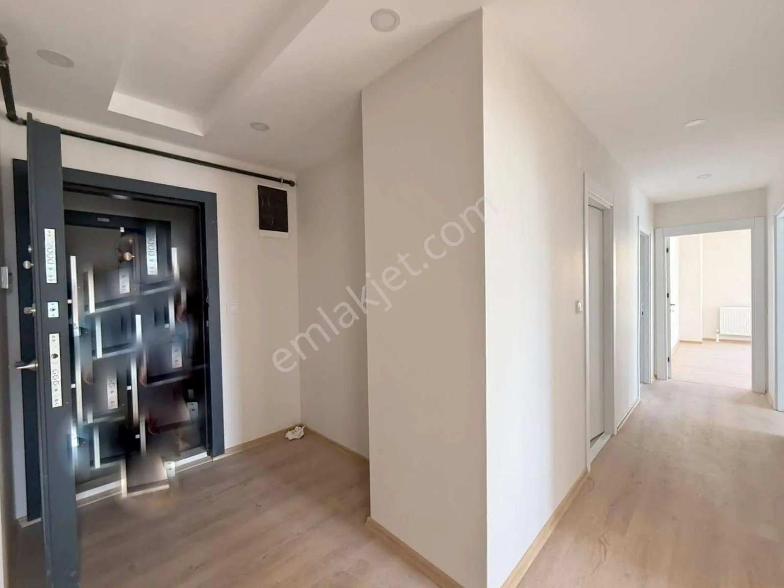 Mertcan'dan Velibaba İskanlı Açık Balkonlu Ebeveyn Banyolu 3+1 — fotoğraf 14