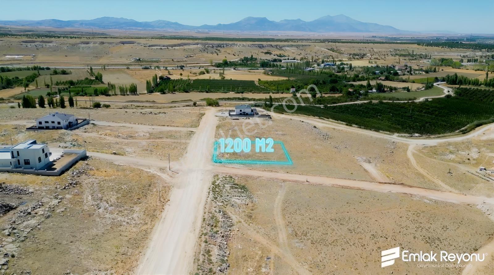 Karaman Elmaşehir Mah'de 1200m² Köşe Parsel Satılık Villa Arsası — fotoğraf 2