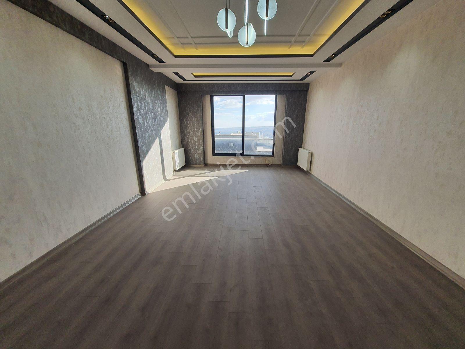 Öznur Emlak'tan Doğukent'te Satılık 4+1 Lüks Daire — fotoğraf 2