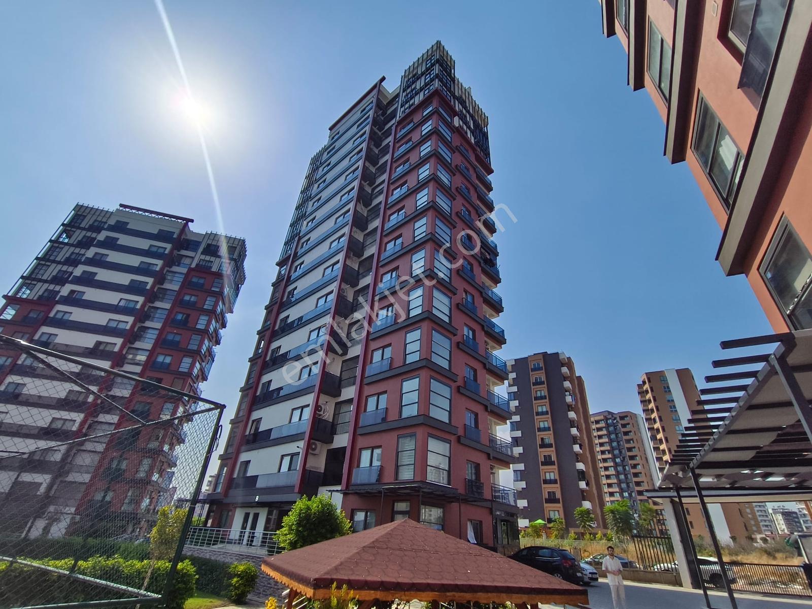 New Form'Dan Çiftlikköy'De Tuval Art Sitesi Satılık 2+1 Daire