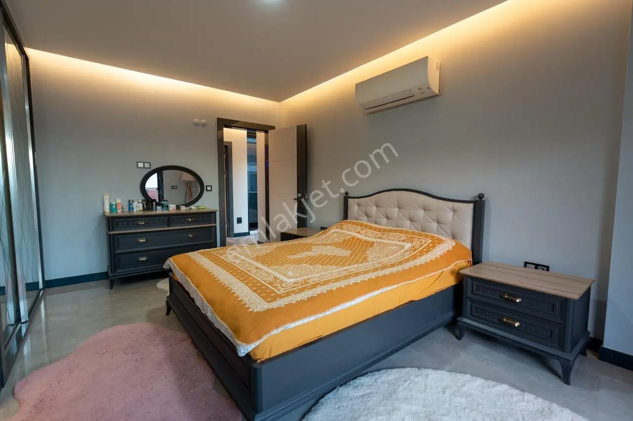 Kuşadası İstek Okulları Bölgesinde Özel Havuzlu Geniş Villa — fotoğraf 13