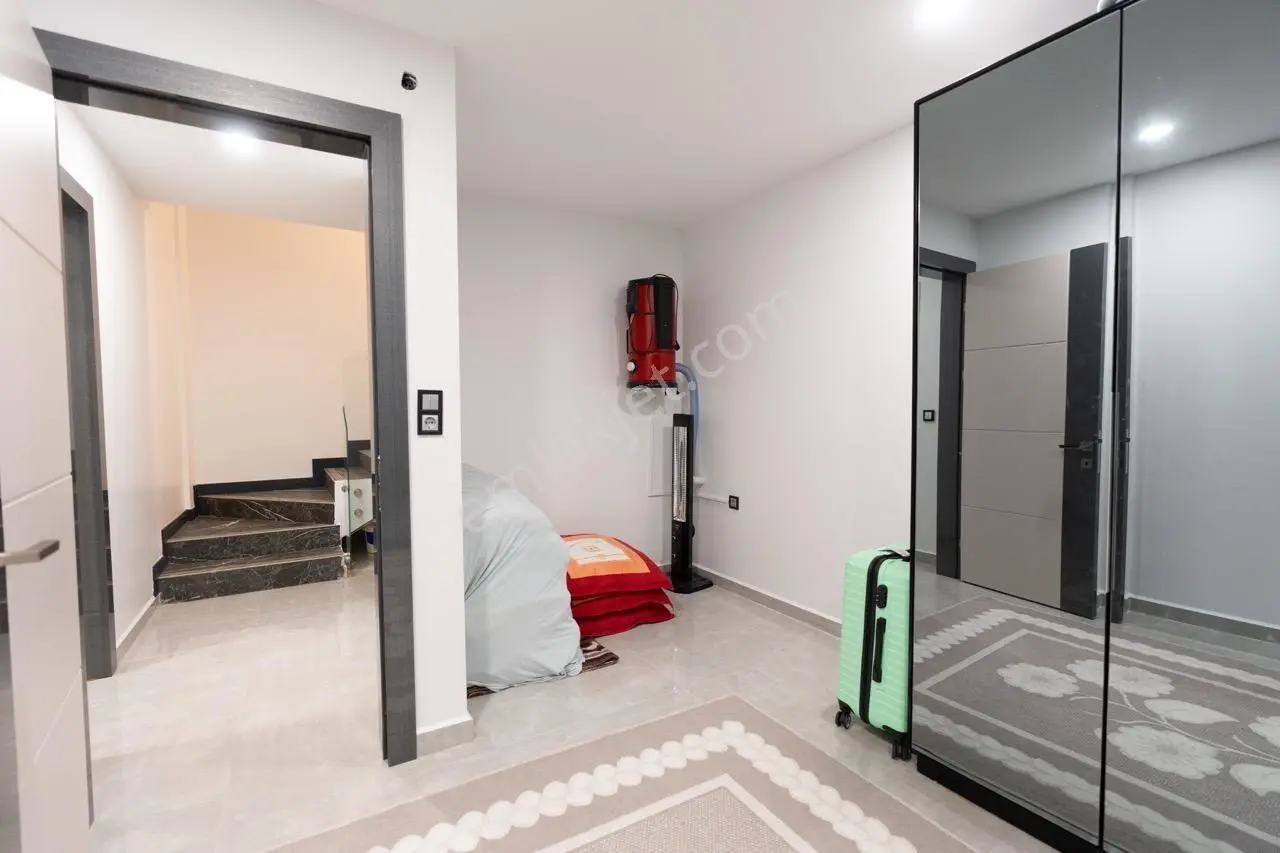 Kuşadası İstek Okulları Bölgesinde Özel Havuzlu Geniş Villa — fotoğraf 22
