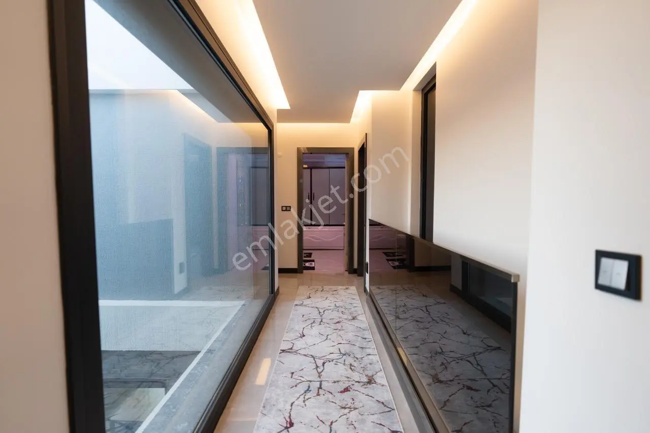 Kuşadası İstek Okulları Bölgesinde Özel Havuzlu Geniş Villa — fotoğraf 23