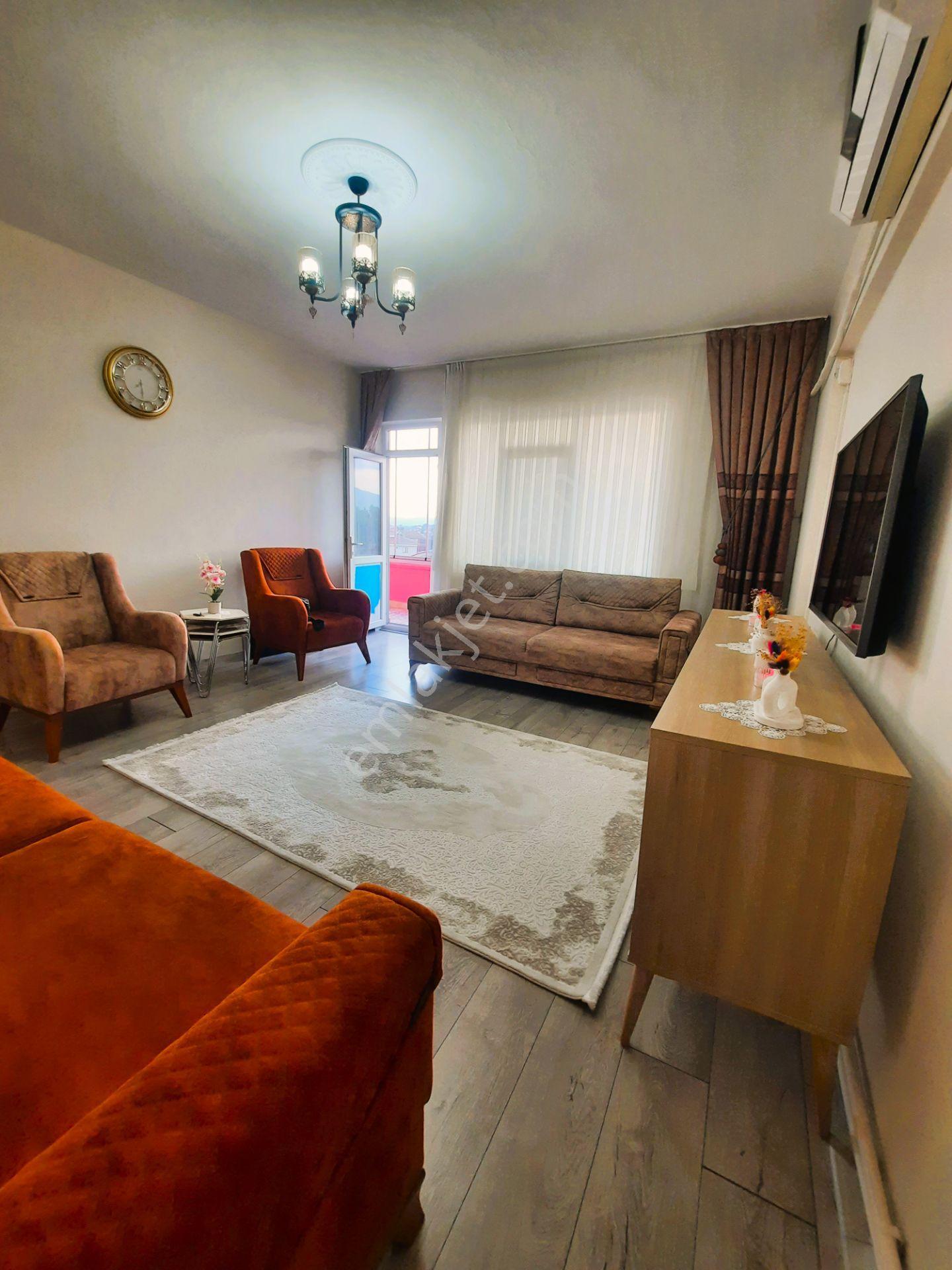 Düzce Aydınpınar Caddesinde -eşyalı- 2+1 Yenilenmiş Daire! — fotoğraf 6