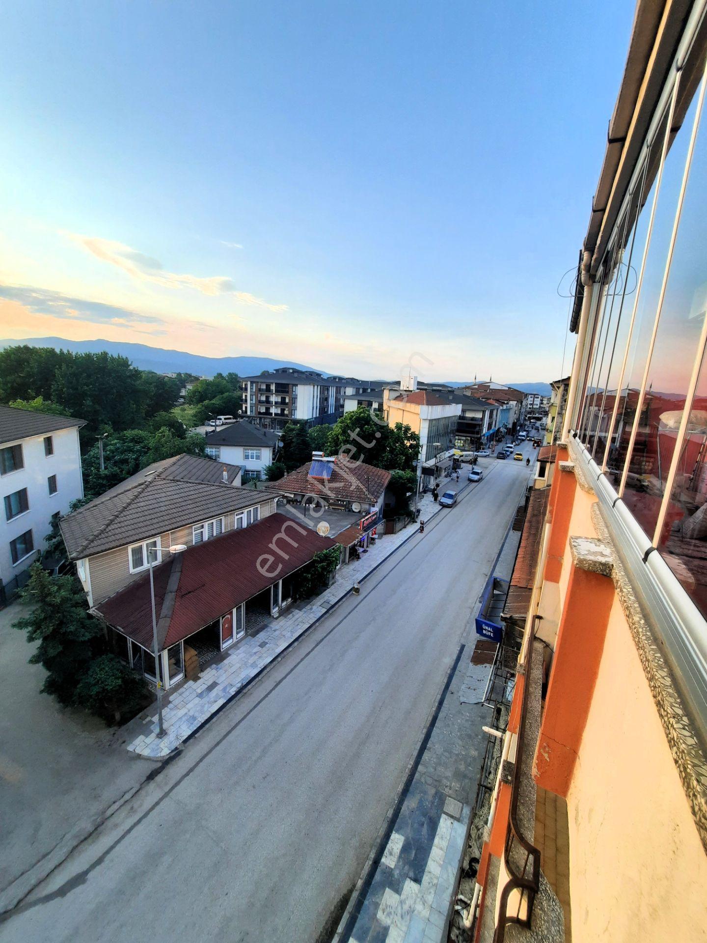 Düzce Aydınpınar Caddesinde -eşyalı- 2+1 Yenilenmiş Daire! — fotoğraf 12