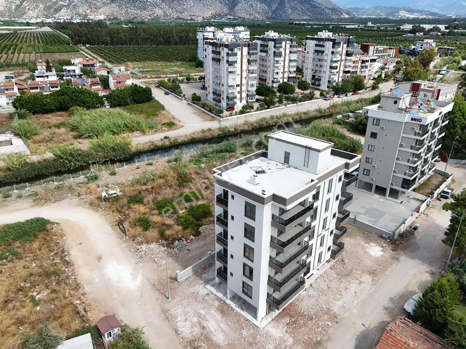 Finike Kum Mahellesinde Demşz Manzaralı Satılık 1+1 Daire — fotoğraf 2