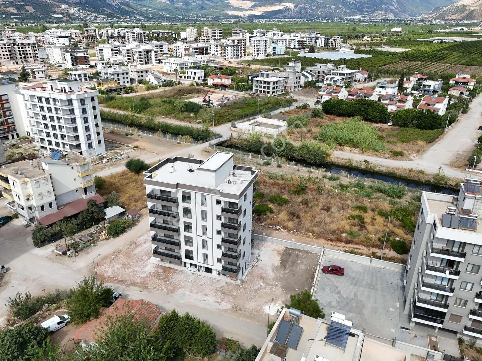Finike Kum Mahellesinde Demşz Manzaralı Satılık 1+1 Daire — fotoğraf 5