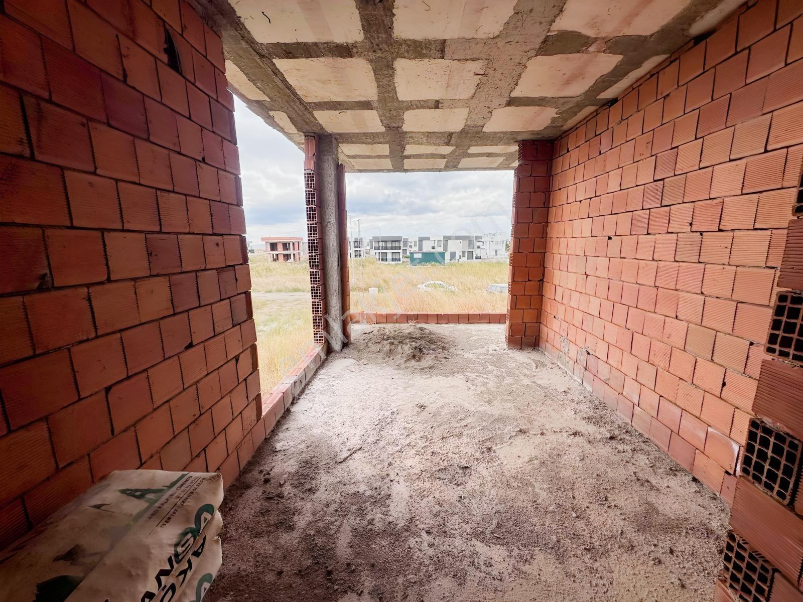 Gömeç'te Uygun Fiyata Satılık Natamam Büyük Müstakil Villa — fotoğraf 5
