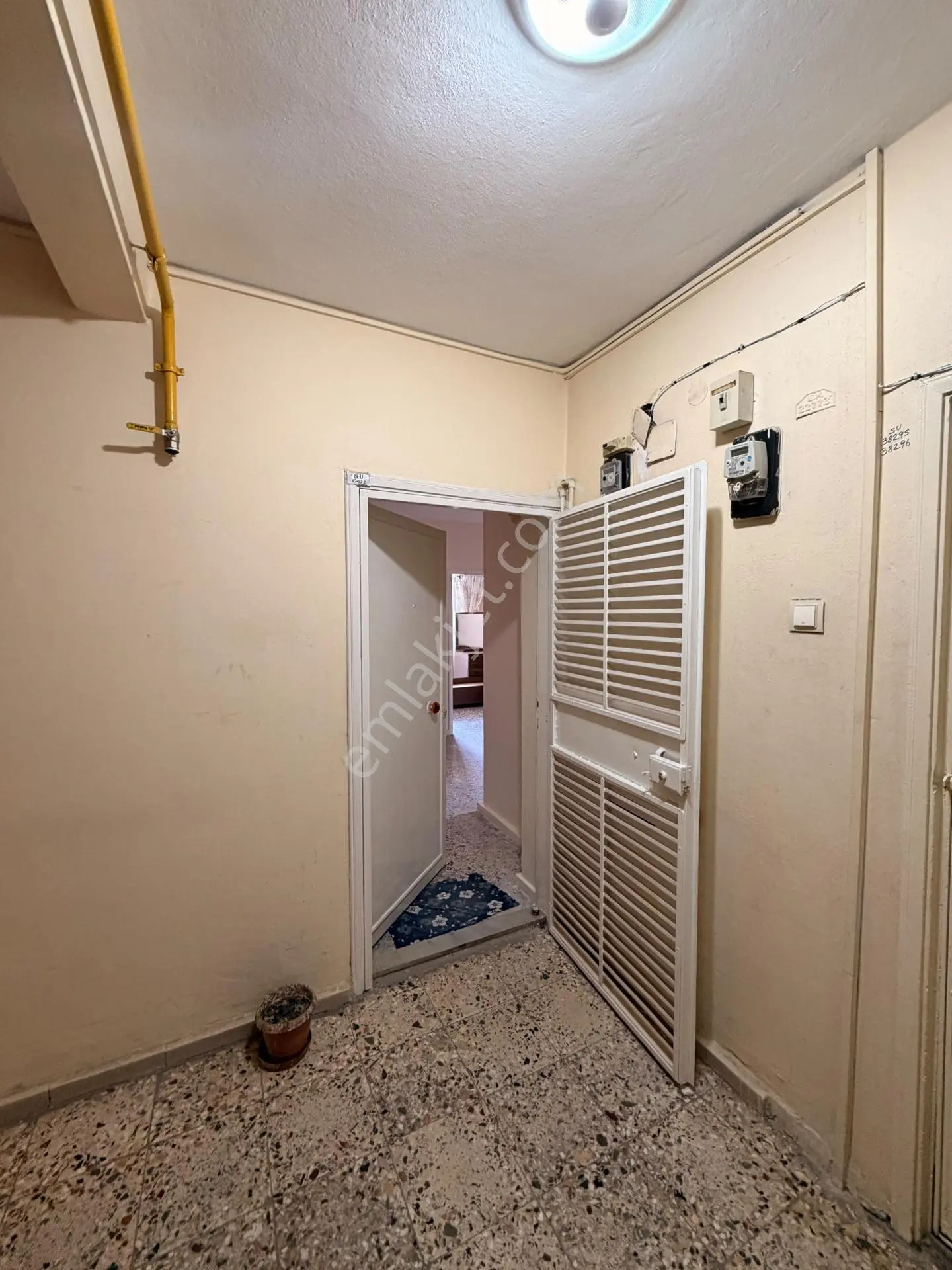 Koç Emlak’tan Şehitishak Mahallesi’nde Ana Yol Üzerinde Satılık 2+1 — fotoğraf 11