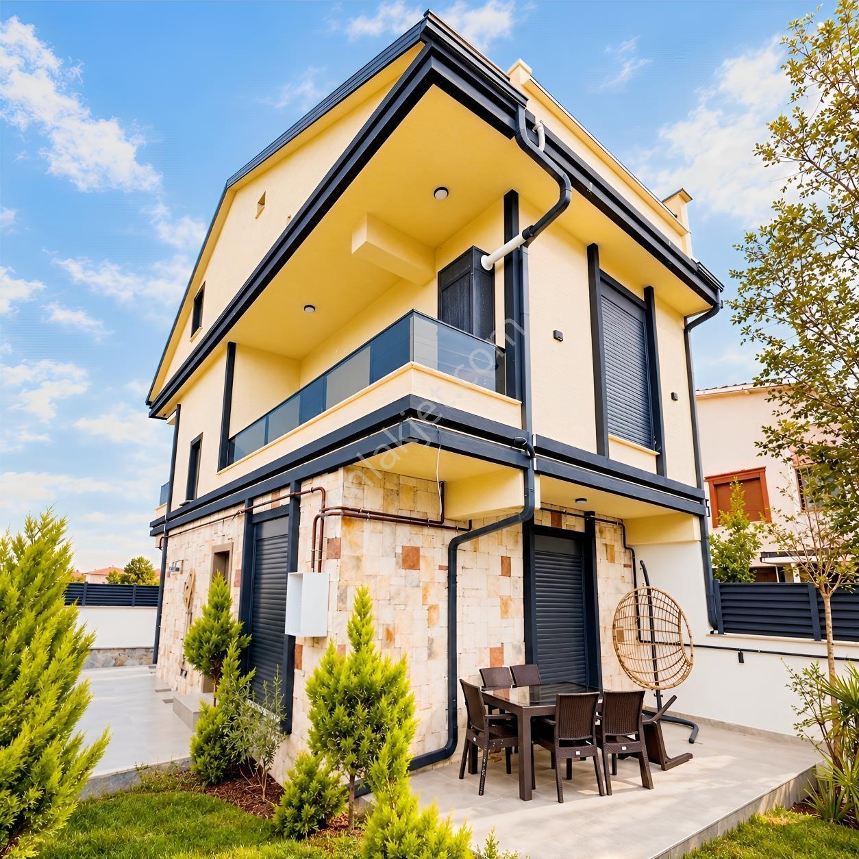 Balcıoğlundan Denize 2. Sıra Tam Müstakil 4+1 Geniş Bahçli Villa — fotoğraf 2