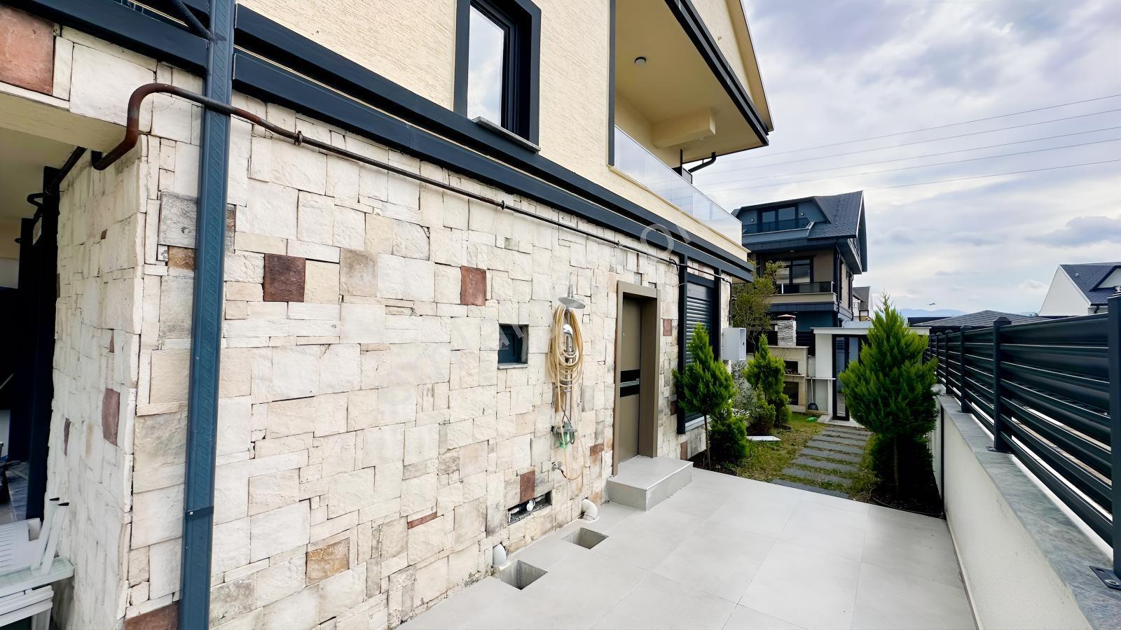 Balcıoğlundan Denize 2. Sıra Tam Müstakil 4+1 Geniş Bahçli Villa — fotoğraf 5