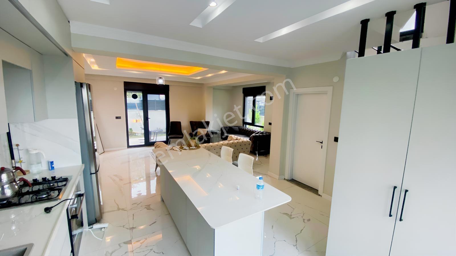 Balcıoğlundan Denize 2. Sıra Tam Müstakil 4+1 Geniş Bahçli Villa — fotoğraf 9
