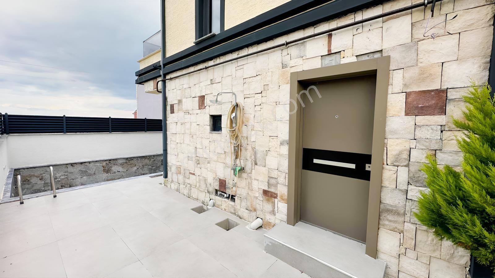 Balcıoğlundan Denize 2. Sıra Tam Müstakil 4+1 Geniş Bahçli Villa — fotoğraf 21