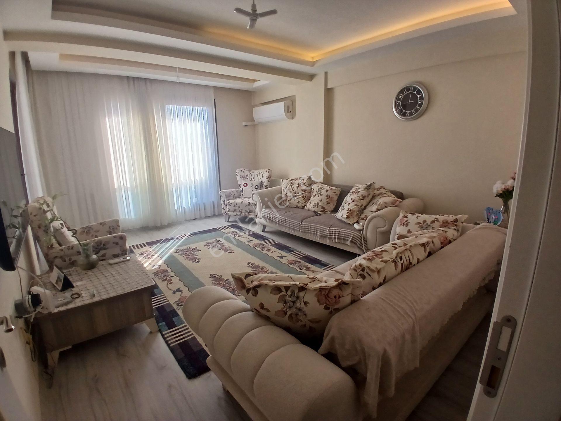İzmir Torbalı Da 3+1 4 Yıllık Daire Acil Satılık — fotoğraf 2