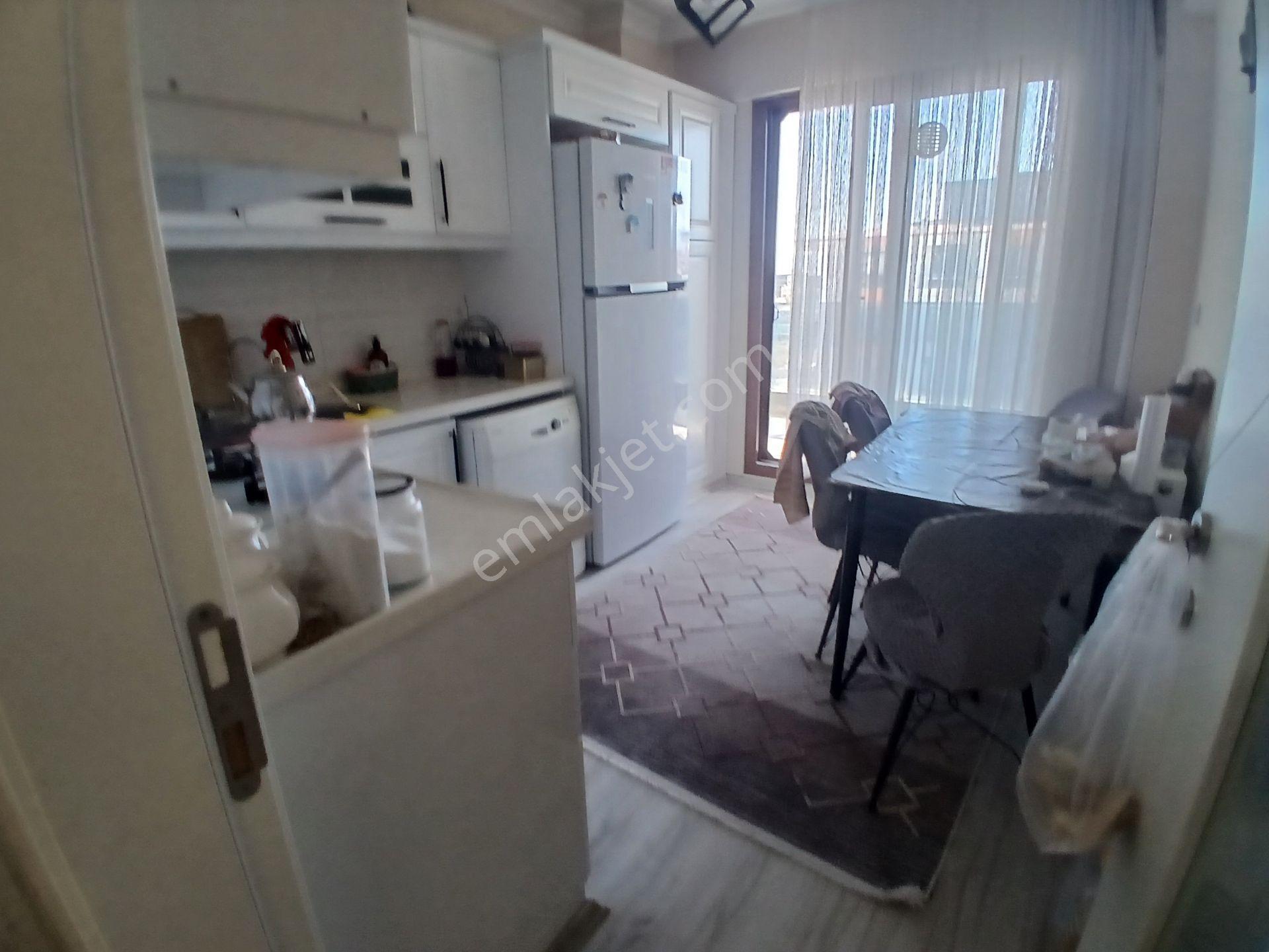 İzmir Torbalı Da 3+1 4 Yıllık Daire Acil Satılık — fotoğraf 15