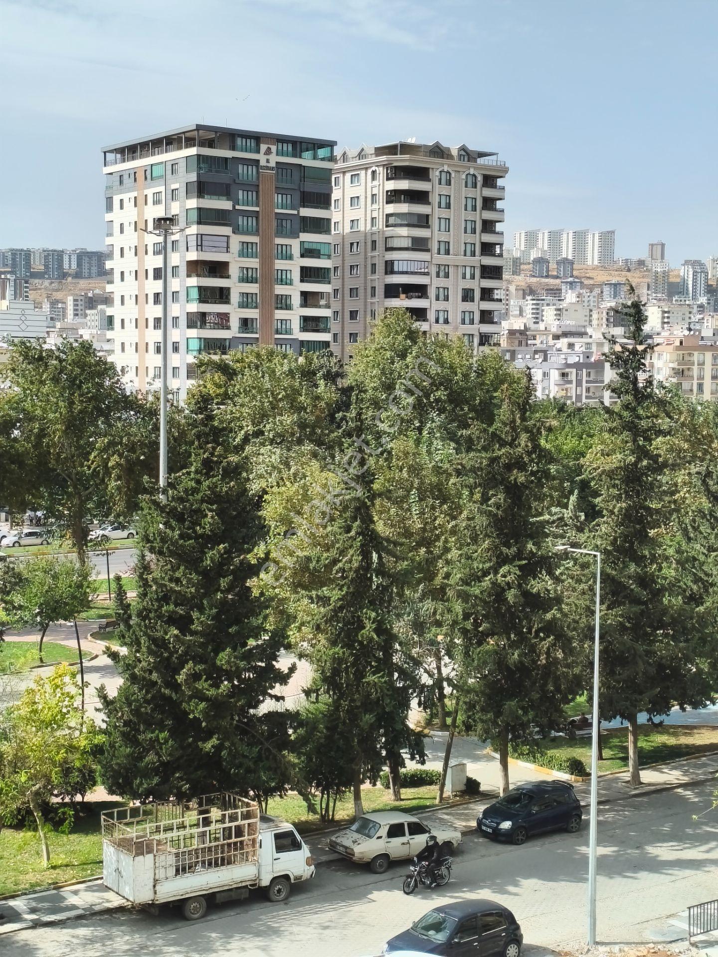 Akziyaret Emlaktan Satılık Park Cepheli 3+1 — fotoğraf 7
