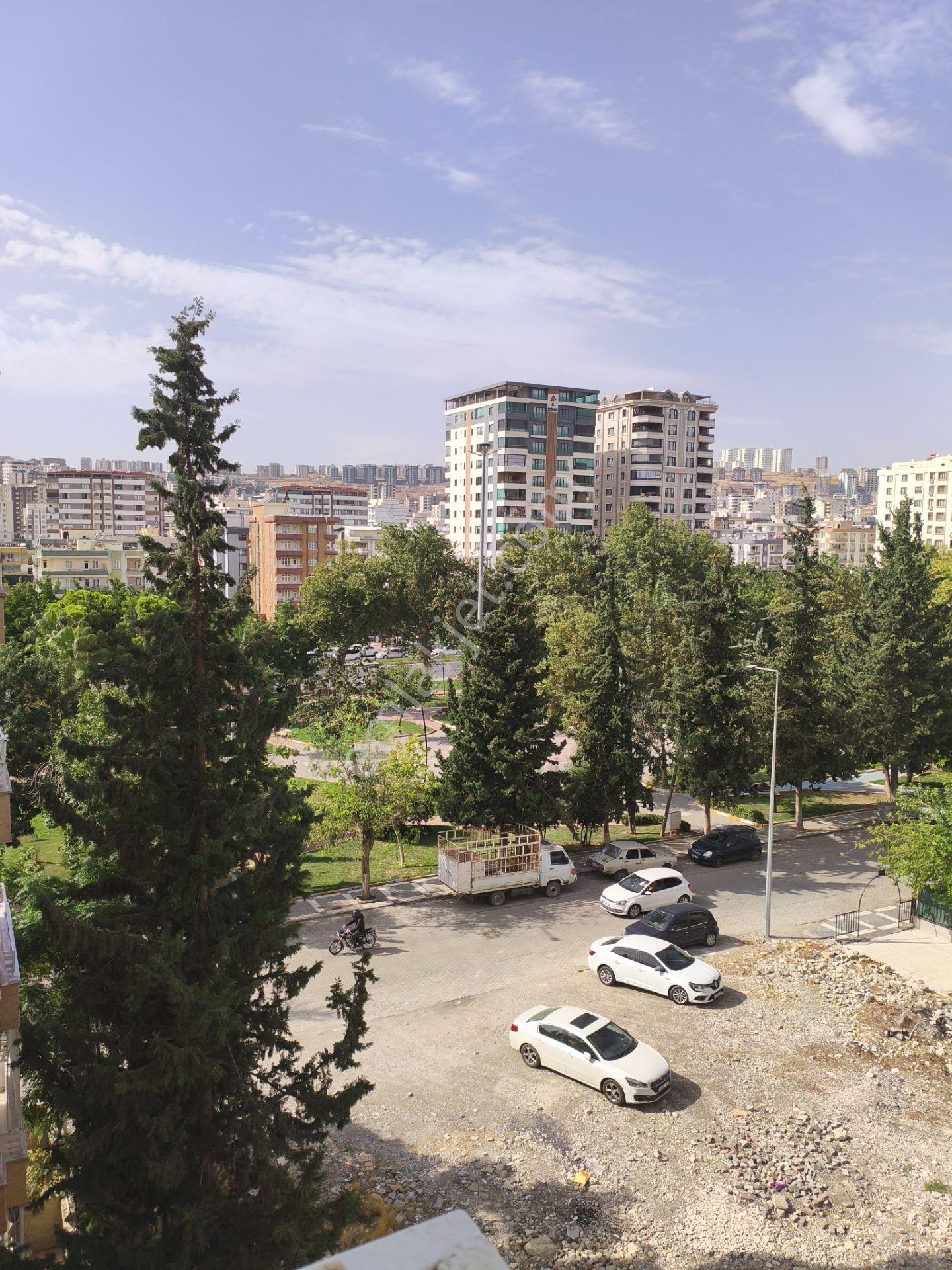 Akziyaret Emlaktan Satılık Park Cepheli 3+1 — fotoğraf 8