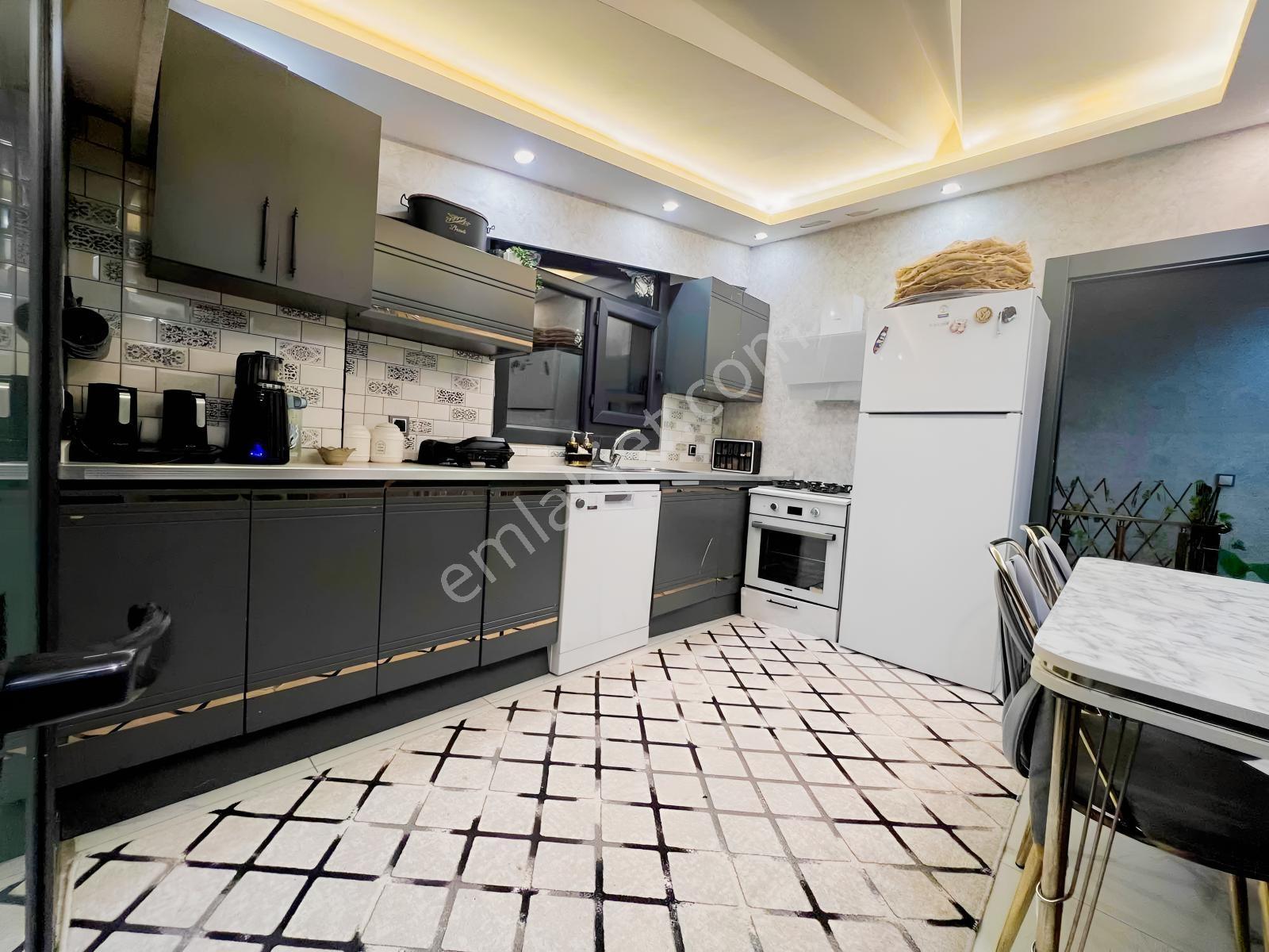 Acil Satılık Lüx Dublex 3+3 Güzel Konumda — fotoğraf 35